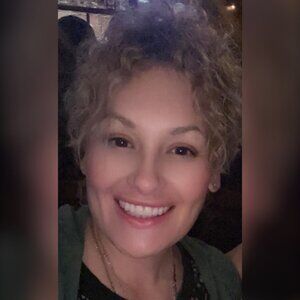 Meet your Posher, Denise